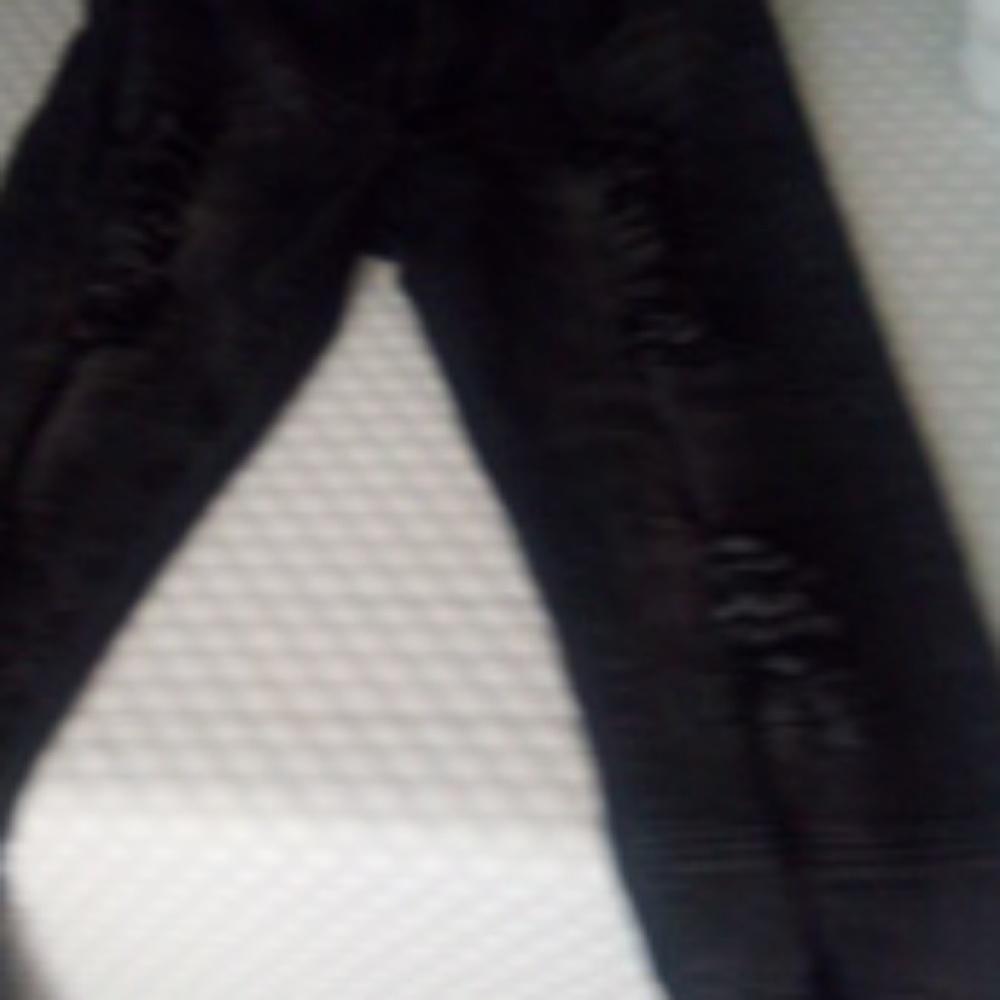 Black ripped skinny jeans